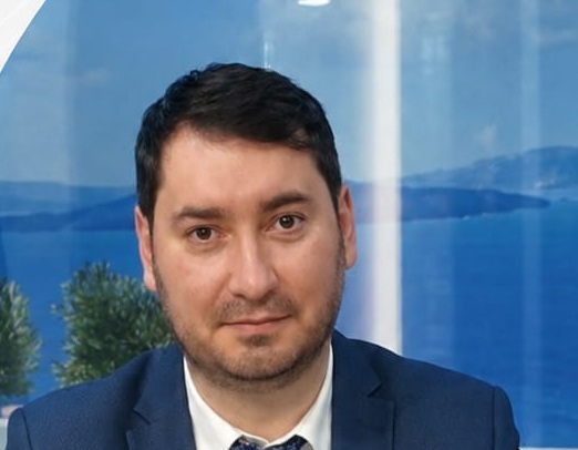 Televiziya studiyasında